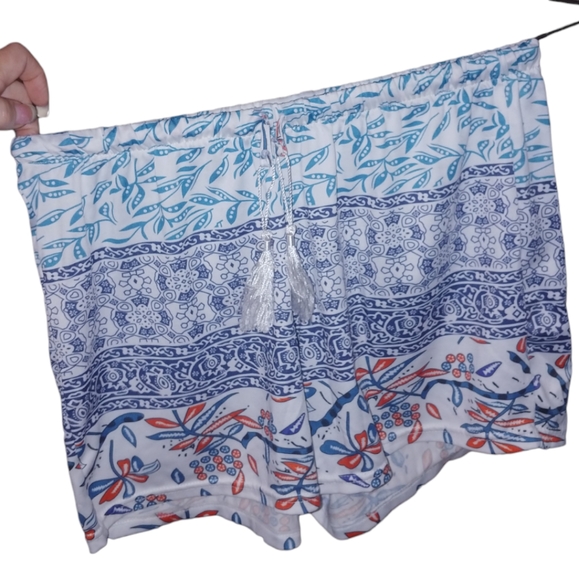 Lightweight Shorts - Picture 4 of 6